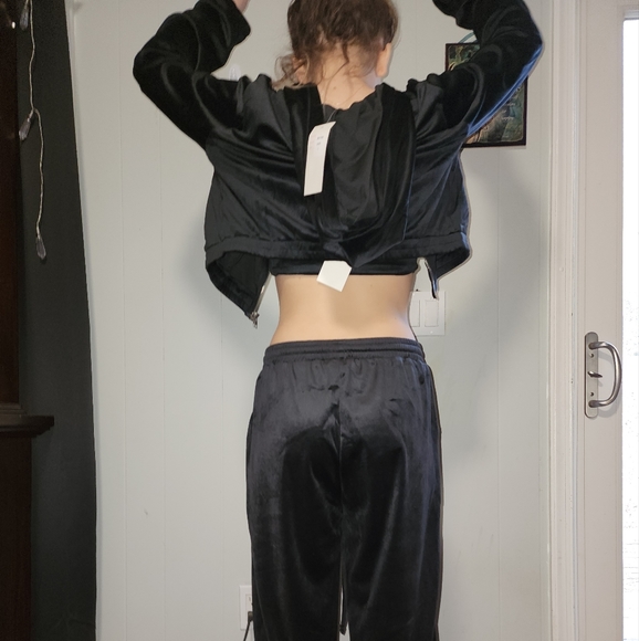 NWT Dolls Kill Luxurious Soft Velor Black Pant And Jacket Set - Picture 12 of 13